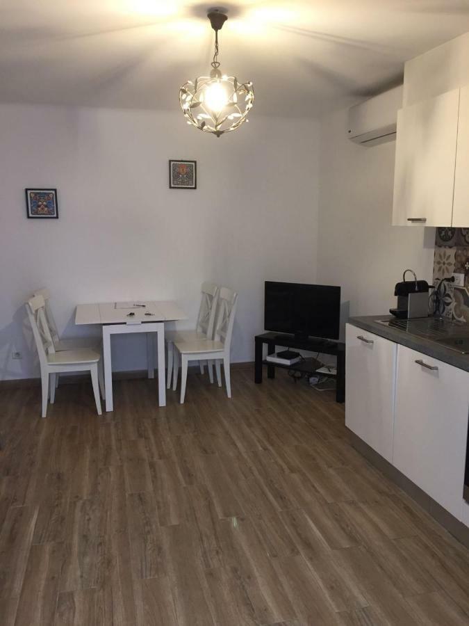 Appartement Cosy Poullan, 2-bedroom Apartment, 200 M From The Beach